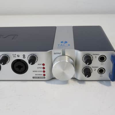 Zoom TAC-8 Thunderbolt MIDI Audio Interface Converter – Boxed image 4