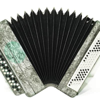 Russian Bayan Tulskiy, 3 Row Tula Chromatic Button Accordion, Vintage Music Box B System, New Straps and Soft Case, 2732 image 3