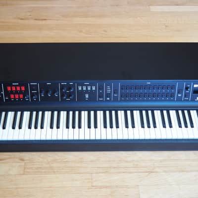 Digital Keyboards Synergy Vintage Polyphonic Synthesizer Crumar Near Mint image 2