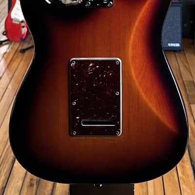 Fender American Professional II Stratocaster – 3 Color Sunburst w/Maple image 9