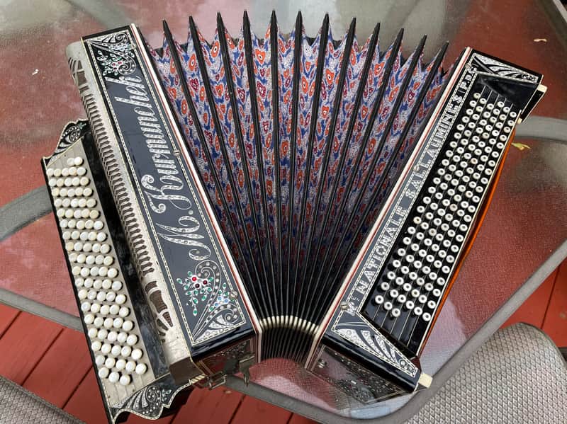 Nationale Sullaumines Accordion, vintage 1930’s image 1