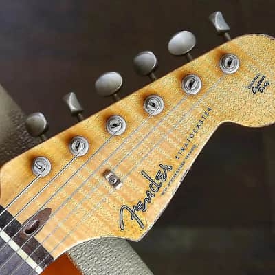 Fender Masterbuilt'60 Korina John Cruz Relic Sunburst 2010 image 4