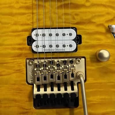 Charvel #2969431558 - Pro-Mod DK24 HH FR M Mahogany with Quilt Maple, Maple Fingerboard, Dark Amber image 8
