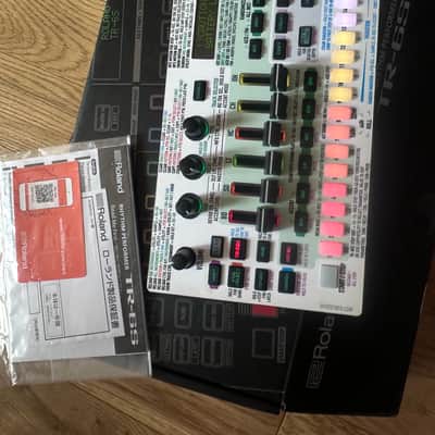 LNIB Roland TR-6S w/ over synth.com overlay , works perfect image 17