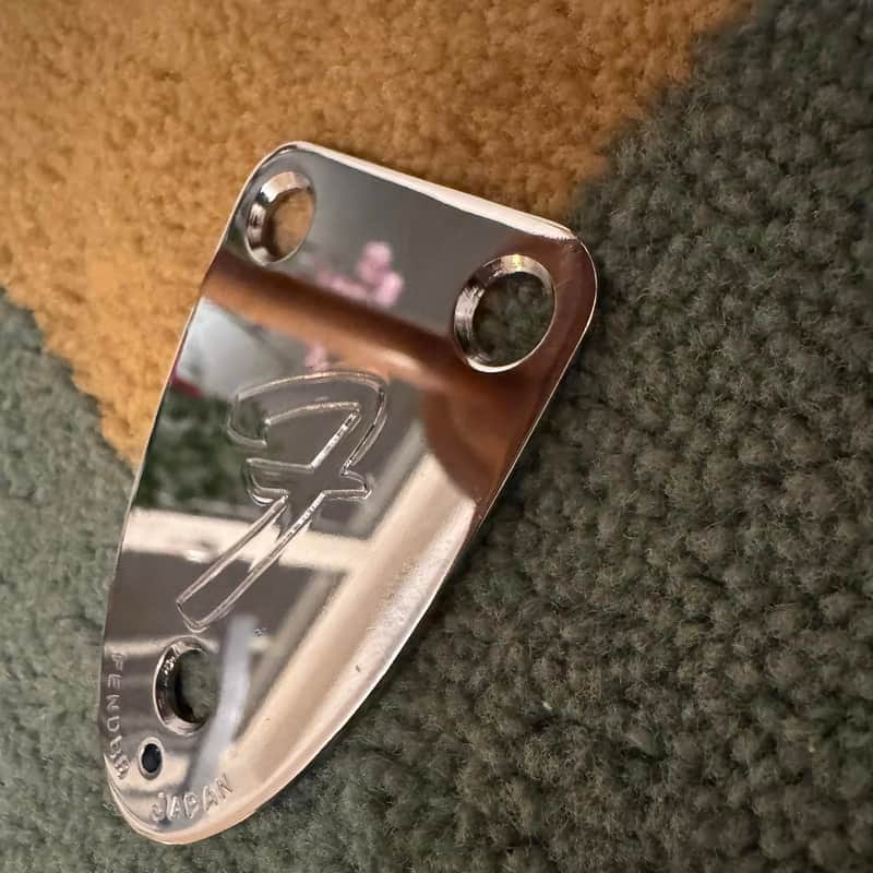 Immagine Fender Japan neckplate 3 bolt with micro tilt. - Chrome - 1