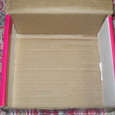 visibly used condition genuine Electro Harmonix EMPTY CARDBOARD BOX +orig Owner's Manual ONLY for EXO Stereo Electric Mistress (NO pedal, NO power supply, NO warranty/registration paperwork) 2010s, OUTER AREAS pink / GRAPHIC black & white, white image 21