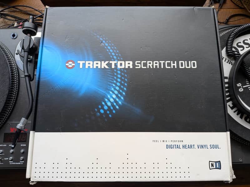 Native Instruments Traktor Scratch Duo with Audio 4 image 1