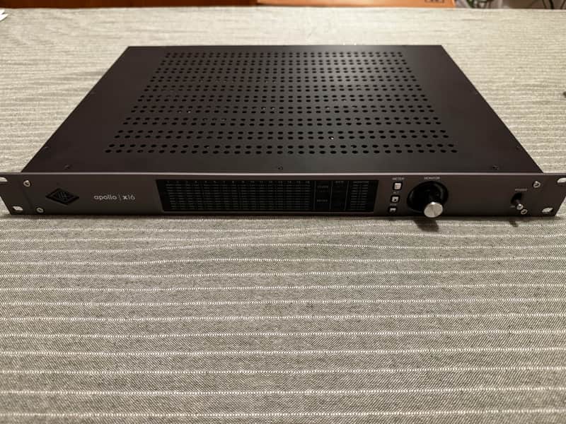 Universal Audio Apollo x16 Thunderbolt 3 Audio Interface image 1