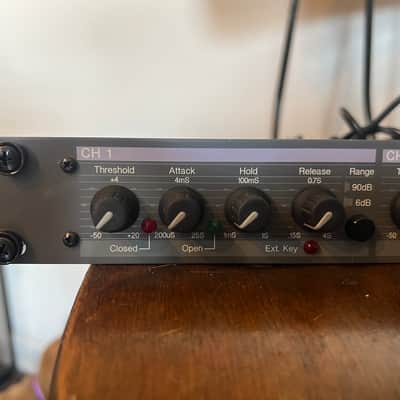 Aphex Model 105 4 Channel Logic Assisted Gate with power supply & rack mount bolts/washers image 2