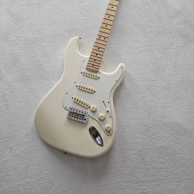 Fender Limited Edition American Performer Stratocaster with Maple Fretboard 2019 - Olympic White imagen 3
