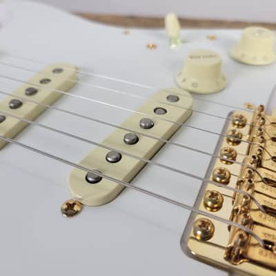 2026 Fender Limited Edition American Vintage II 1957 Stratocaster - White Blonde With OHSC image 13