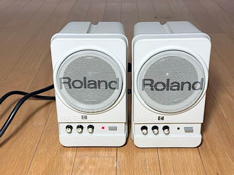 2- Roland MA-12C, White, Powered Nearfield Monitors w/ Mounting Brackets, Very Good Condition image 1