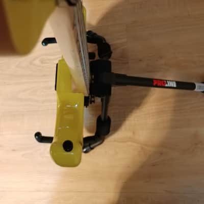 Kramer  1984 baretta reissue  2010 Banana Yellow with case image 5