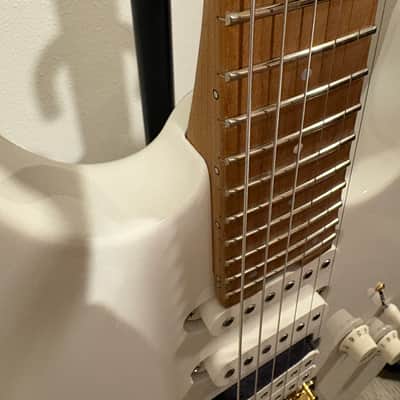 Charvel Pro-Mod DK24 HSS 2PT CM 2024 - Snow White with Gig Bag image 9