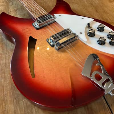 1998 Rickenbacker 330/12 - Fireglo - VIDEO image 7