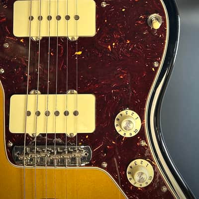 Fender American Vintage II '66 Jazzmaster 2023 - 3-Color Sunburst image 3