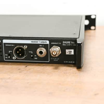 Shure UR4D Wireless Receiver w/ two UR2/SM58 Handheld Mics - L3 Band CG0128M image 11