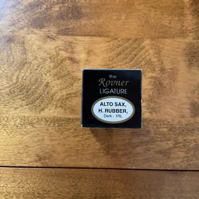 ROVNER Alto/Tenor Sax Ligature with Cap 1RL / Dark Undetermined  - Black image 1