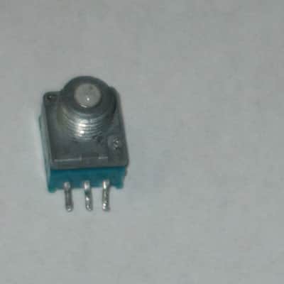 FIVE broken (for parts - AS IS/ FINAL SALE) Boss / Alpha & Alps  potentiometers (various values) 1990s - 2010s - 3 green, 2 teal, 4 are square, 1 is rectangle (stacked) values are in the description (NO: pedals/other items) image 19