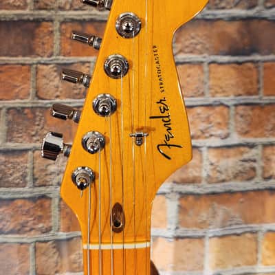 Stratocaster Fender Deluxe Neck, Fender Locking Tuners, Custom Shop ‘63 Pick Ups, MJT Candy Tangerine Body-Hard Case! image 2