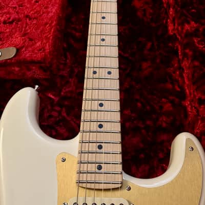 Fender Custom American Deluxe Stratocaster Olympic White Maple UPGRADES G&G USA Strat Professional II image 9