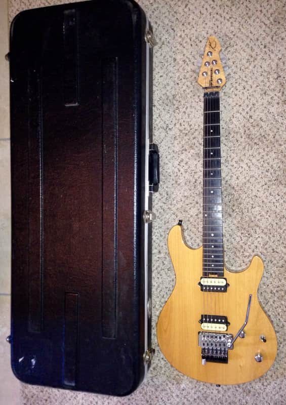 Peavey HP Special  Natural  electric guitar made in the USA Floyd rose d tuna hardshell case image 1