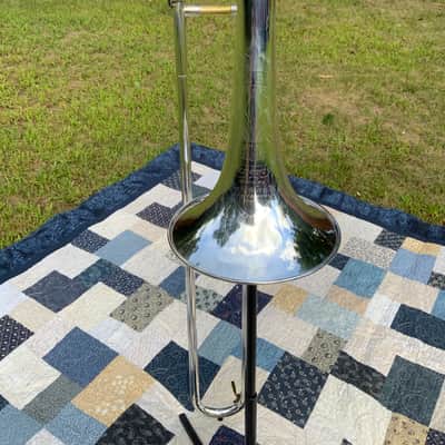 King 2-B Liberty 1960’s Silver Trombone with case image 3