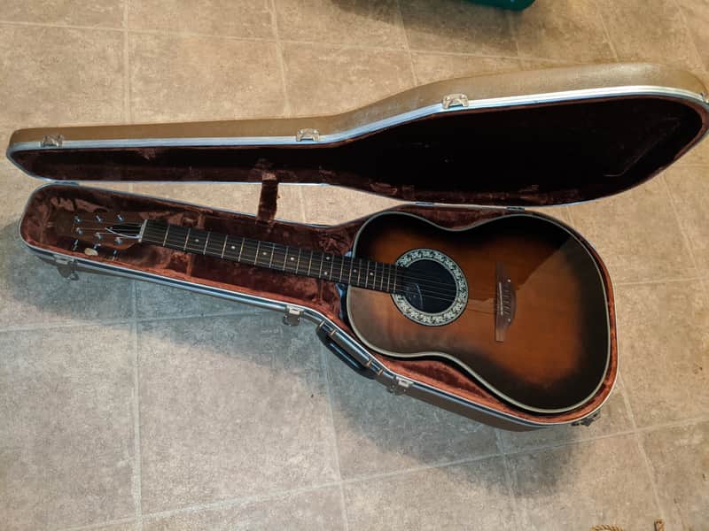 Ovation Balladeer 1121/1 acoustic guitar.in case. 1970s make offer image 1
