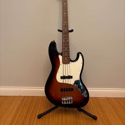 Fender Player Jazz Bass with Pau Ferro Fretboard 2018 - 2024 - 3-Color Sunburst image 1