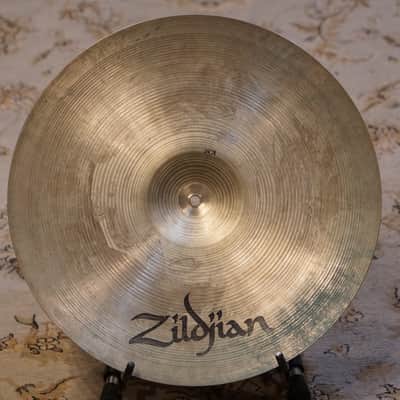 Zildjian 20" Avedis Medium Ride Cymbal - 2512g image 4