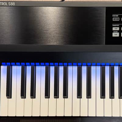 Native Instruments Komplete Kontrol S88 Keyboard W/ included Roland DP-10 Pedal image 4