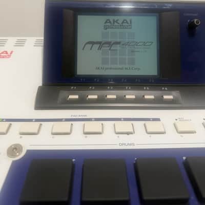Akai MPC4000 Music Production Center - White image 15