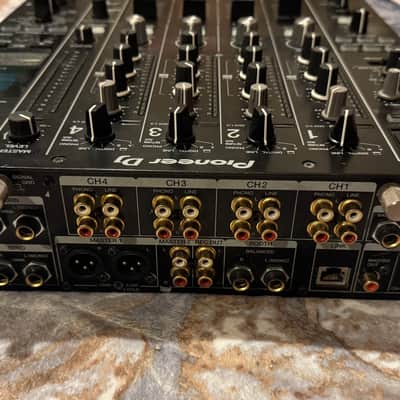 Pioneer DJM-900NXS2 4-channel DJ Mixer with Effects 2010s - Black image 3