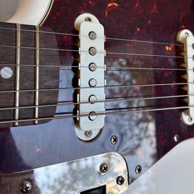 Squier Classic Vibe '60s Jaguar 2022 - Olympic White with Matching Headstock electric guitar Limited edition image 16