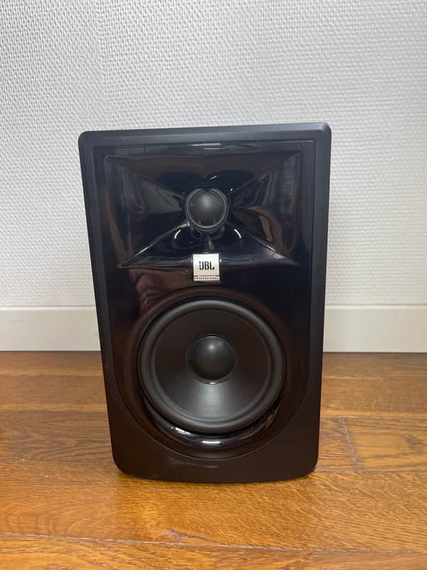 JBL 305P MkII 5" Studio Monitor - Black image 1