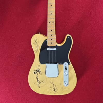 Fender American Vintage '52 Telecaster 1998, Stereophonics Signed image 4