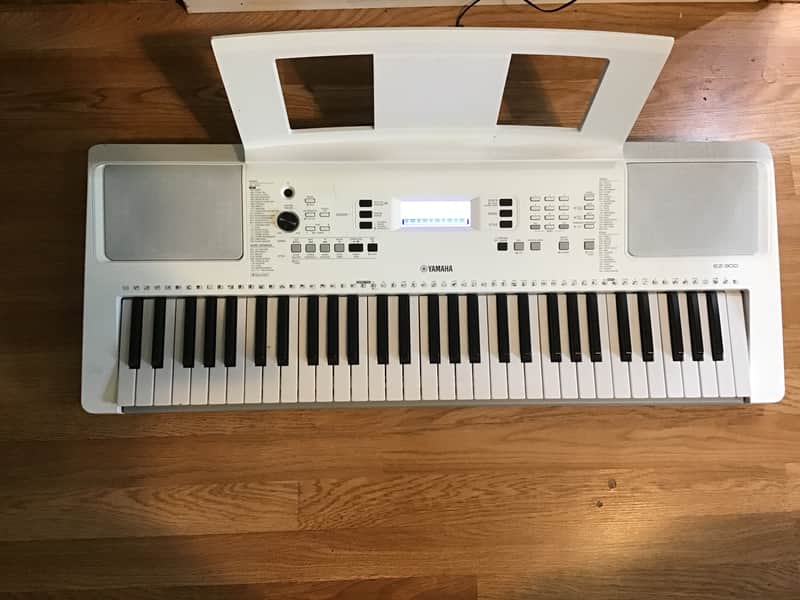 Yamaha EZ-300 61-Key Portable Keyboard with Light-Up Keys 2020 - Present - Silver image 1