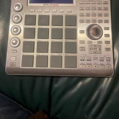 Akai MPC Studio Music Production Controller V1 2012 - 2019 - Grey image 2