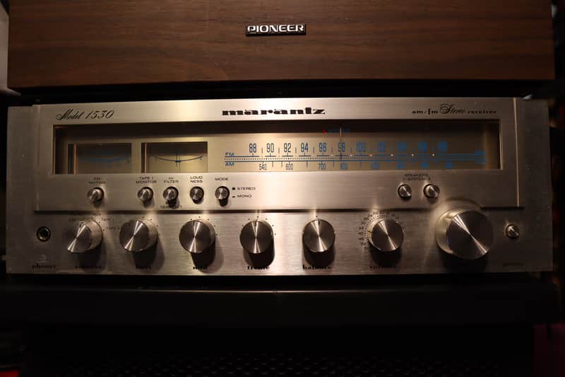 Marantz Model 1530 30-Watt Stereo Receiver 1978 - 1980 image 1
