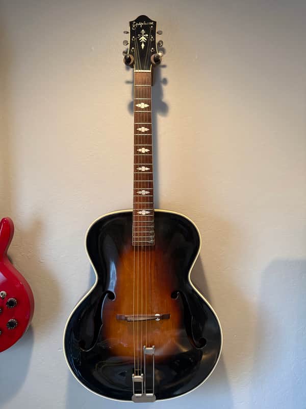 Epiphone Triumph 1935 - 1957 - Sunburst image 1