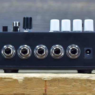 Electro-Harmonix Oceans 12 Dual Independent Stereo Reverb Engines Effect Pedal image 8