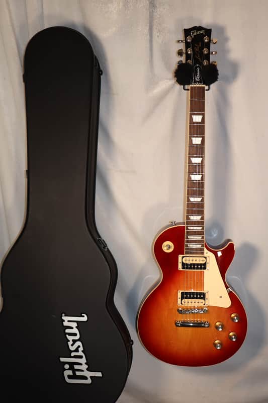 Gibson Les Paul Classic Cherry Sunburst with case 2023 image 1