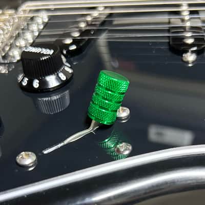 Kinnatone Green KNURLED Aluminum Switch Tip for 3 or 5 way Black image 1
