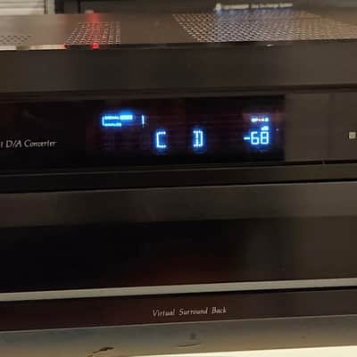Pioneer Pioneer VSX-D711 A/V receiver with Dolby Digital, DTS, and Dolby Pro Logic II 90s  - Black image 1