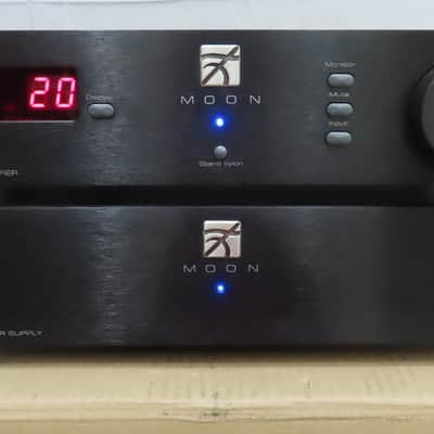 Simaudio Moon P-5 Preamplifier & PS-5 Power Supply - Preamp w/ Remote & Box image 2