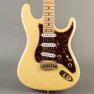 Valley Arts Custom Pro 2000s - Yellow image 8