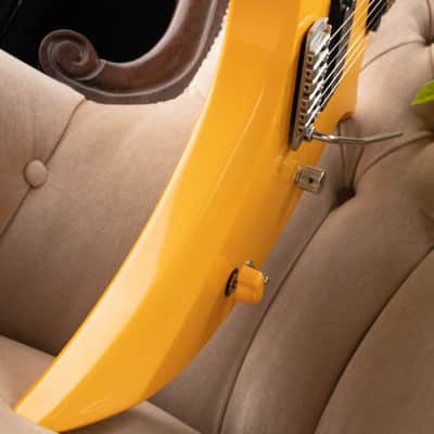 Fernandes GM-85 2000 - Yellow image 17