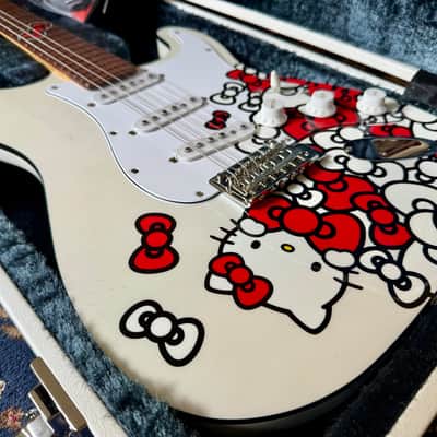 Fender Hello Kitty Stratocaster 2025 Made in Japan Limited Edition image 2