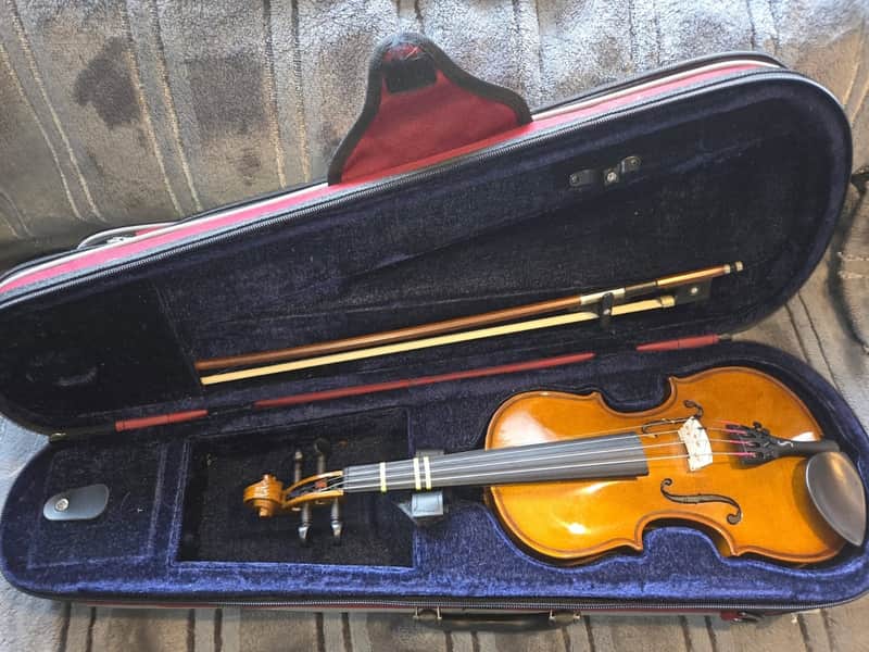 The Stentor Student II violin, size 1/8, Very Good Condition image 1