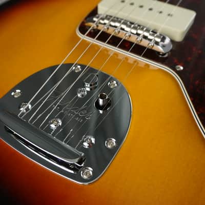 Fender Traditional II 60s Jazzmaster 2022 - 3-Color Sunburst - Japan image 6
